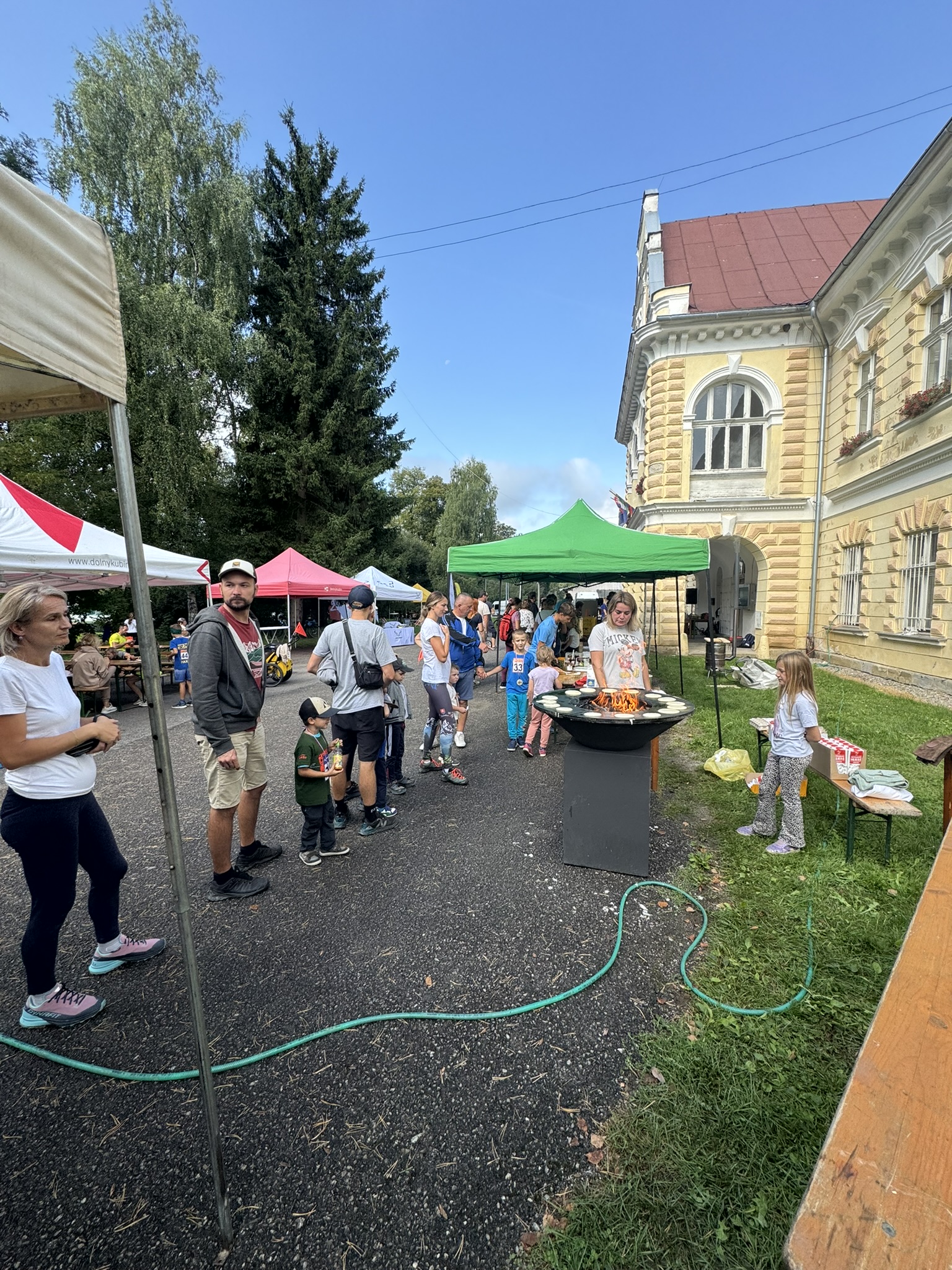 Jarmok na námestí v Dolnom Kubíne